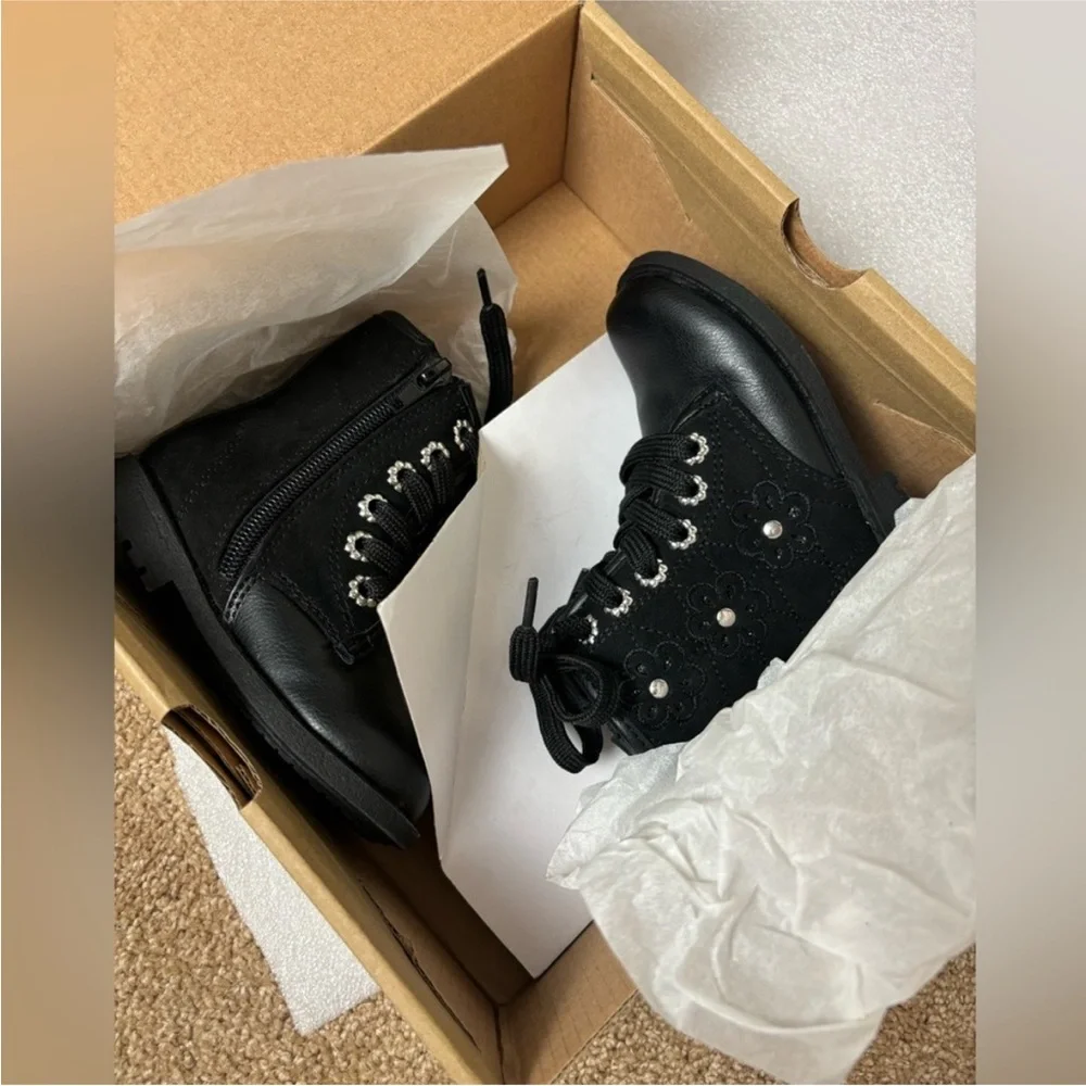 Like New in Box Black Kids Boots Jorya Black Vegan Leather Suede Flowet Rivet